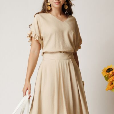 Black Friday Bluza bej din rayon cu croi drept si volanase la maneci