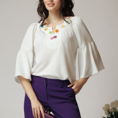 Black Friday Bluza eleganta din crep alba cu broderie florala colorata