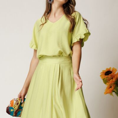 Black Friday Bluza verde din rayon cu croi drept si volanase la maneci