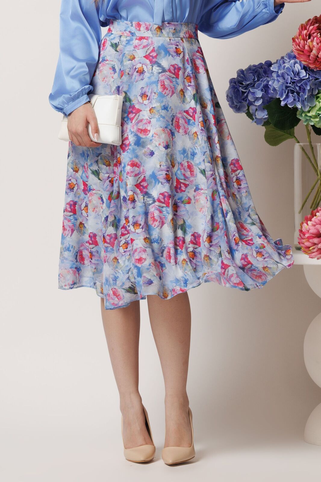 Black Friday Fusta DY Fashion midi vaporoasa din voal bleu cu flori roz