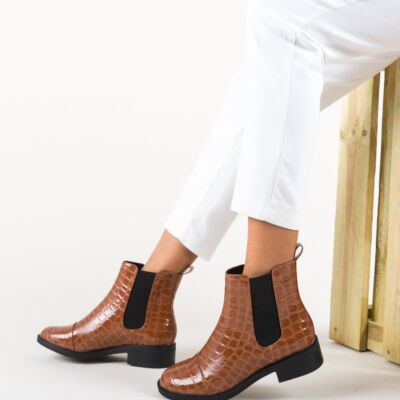 Black Friday Ghete Sioned Camel