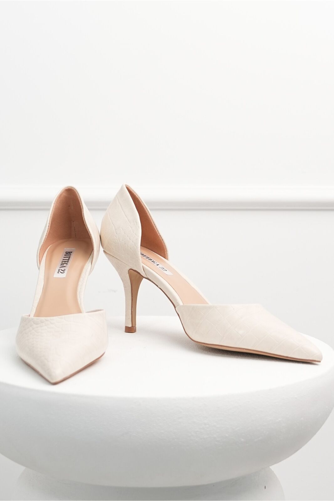 Black Friday Pantofi bej eleganti din piele ecologica cu model snake