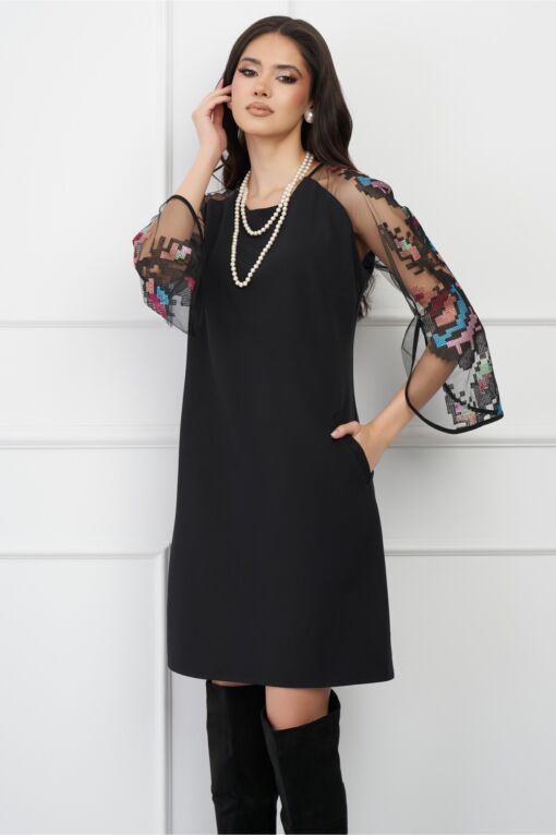 Black Friday 2022 Rochie Ella Collection Andrea neagra cu broderie geometrica pastelata pe maneci