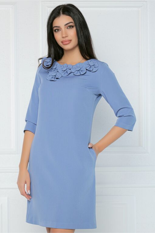 Black Friday Rochie MBG office din stofa bleu accesorizata cu floricele la bust