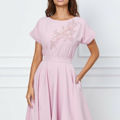 Black Friday 2022 Rochie MBG roz cu broderie florala pe bust