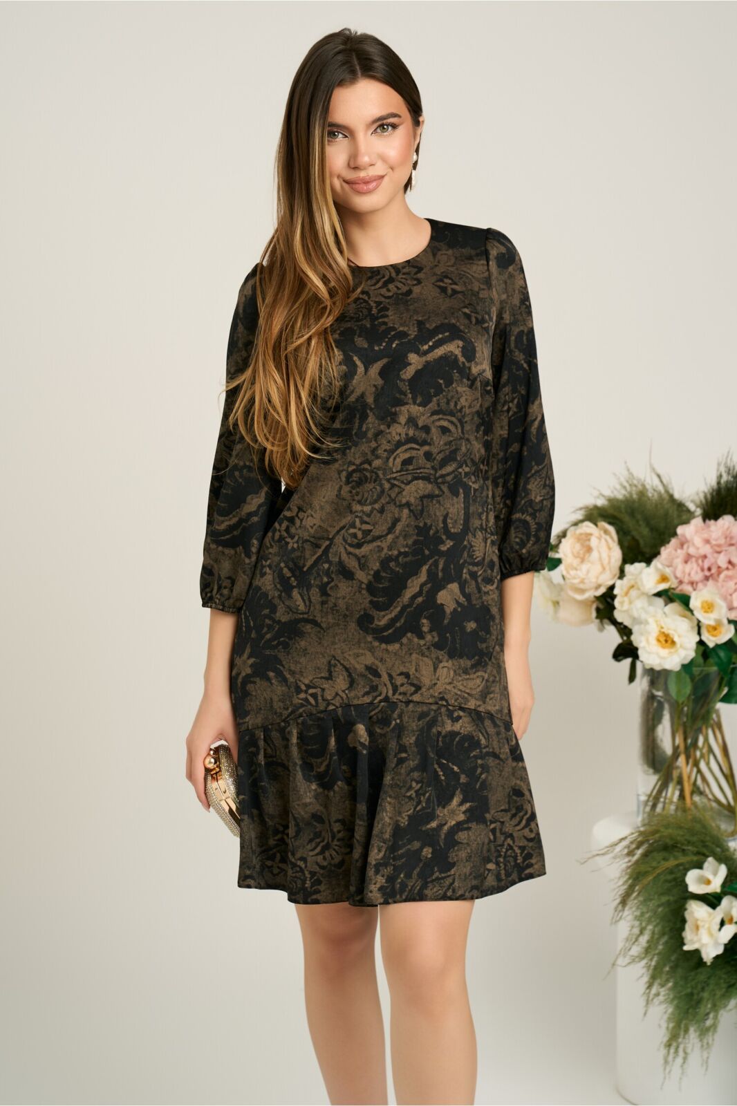 Black Friday Rochie Moze de zi din satin maro cu imprimeuri negre si volan la baza