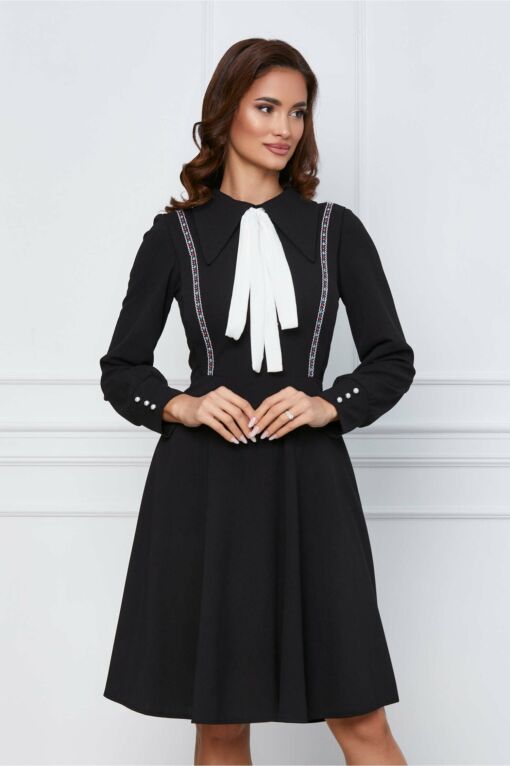 Black Friday 2022 Rochie Moze neagra cu aplicatie tip fundita