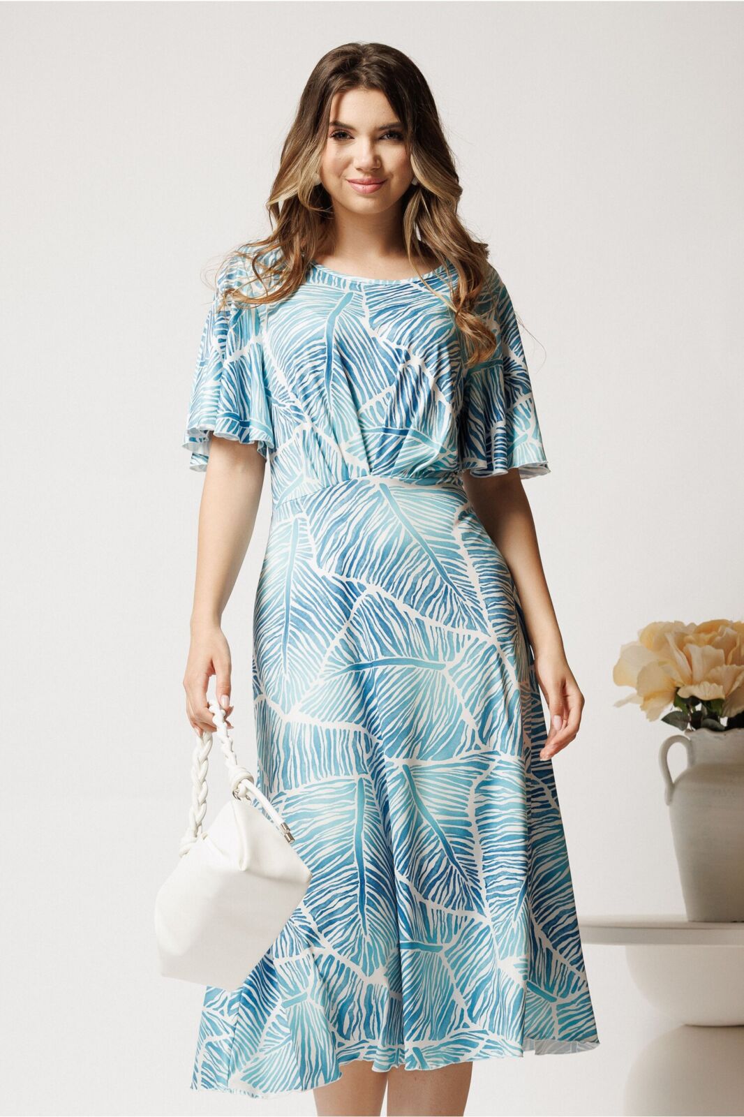 Black Friday Rochie midi alba cu imprimeu albastru din viscoza in clos cu pliuri pe bust