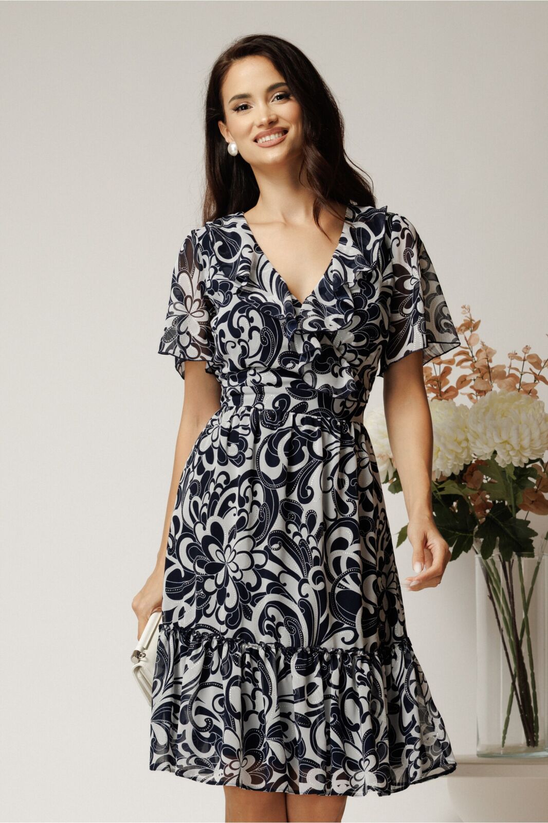 Black Friday Rochie midi alba din voal cu imprimeu bleumarin si volane