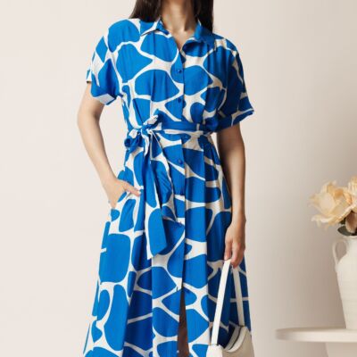 Black Friday Rochie midi albastra cu alb din viscoza in clini cu nasturi si cordon in talie