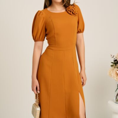 Black Friday Rochie midi galben mustar din crep in clini cu floare la bust- Moze