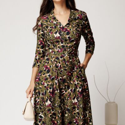 Black Friday Rochie midi kaki din crep cu imprimeu magenta si cordon in talie