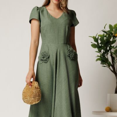 Black Friday Rochie midi kaki din material fluid in clos cu trandafiri pe buzunare