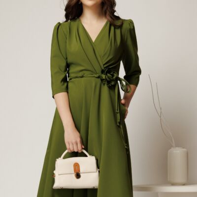 Black Friday Rochie midi verde fistic din stofa in clos cu floare in talie