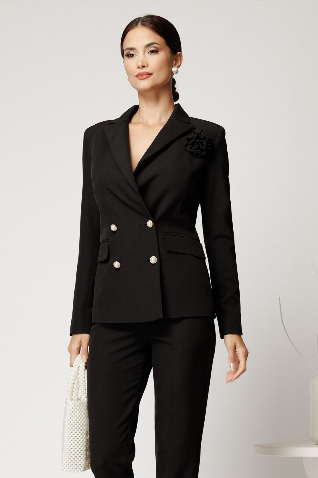 Black Friday Sacou negru din stofa cu croi cambrat si floare pe bust