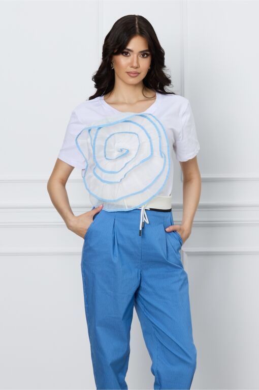 Black Friday Tricou Ramona alb cu floare maxi bleu